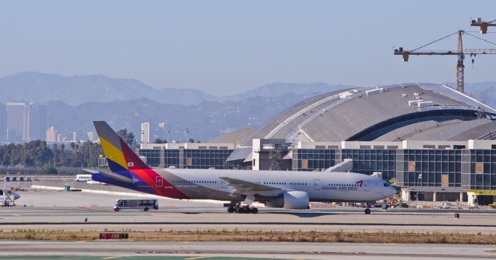 Asiana Airlines - HL7742 model (image: Wikimedia Commons, by russavia) 