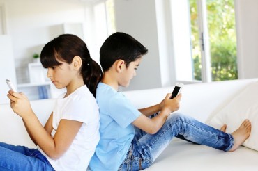 [FastKorea] 14% of schoolkids are addicted to smartphones
