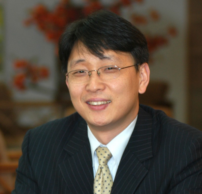Futurologist Choi Appointed Director of SUNY Korea Institute