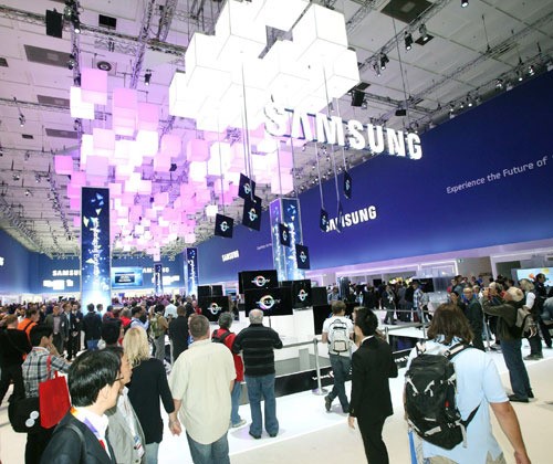 Samsung demonstrated how deep consumer insights help its designers and engineers develop products and services that anticipate and set market trends at IFA 2013 (image: Samsung Electronics)