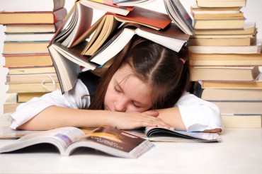 High School Students Have Sleeping Time of 5 Hours and 27 Minutes