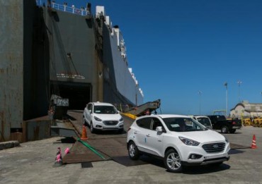 Hyundai’s First Mass-Produced Tucson Fuel Cell CUVs Arrive in Southern California