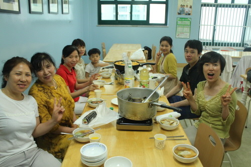 The city government of Seoul has come up with a training course called, “Korean food business start-up class" for the Indonesian workers in Korea. (image: Seongbuk Migrant Workers' Center)