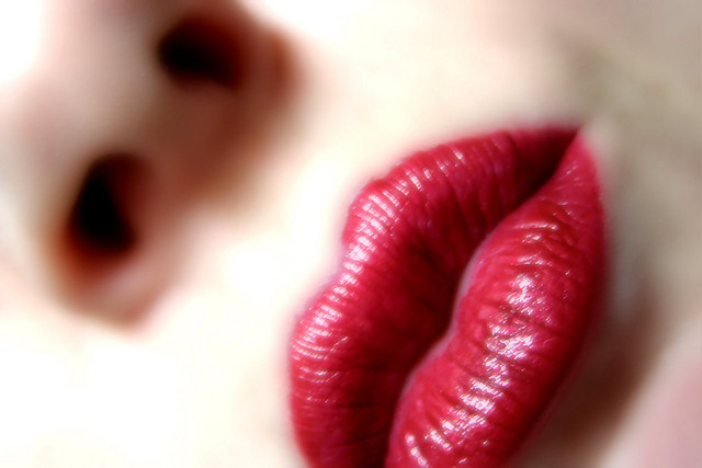 Hybrid Trend Extends Its Reach to Lipstick Market