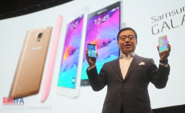 Samsung Introduces the Latest in its Iconic Note Series – The Galaxy Note 4, and Showcases Next Generation Display with Galaxy Note Edge