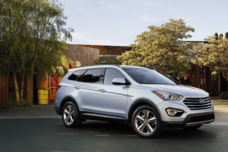 2015 Hyundai Santa Fe Lineup Offers New Standard Features, Revised Steering and Suspension Tuning