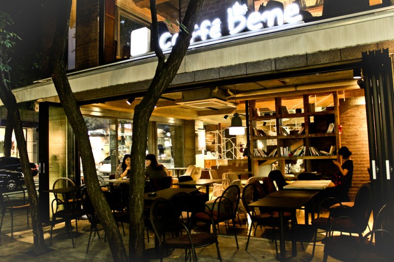 South Korean Coffeehouse Chain Café Bene in “Crisis”