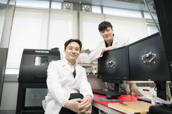 Korean Scientists Develop Stretchable, Transparent Graphene Based “Electronic Skin”
