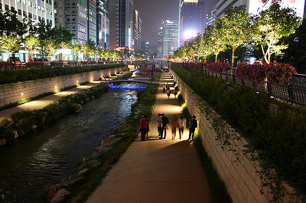 South Korea ranks 25th among the world’s most prosperous nations. (image: d'n'c/flickr)