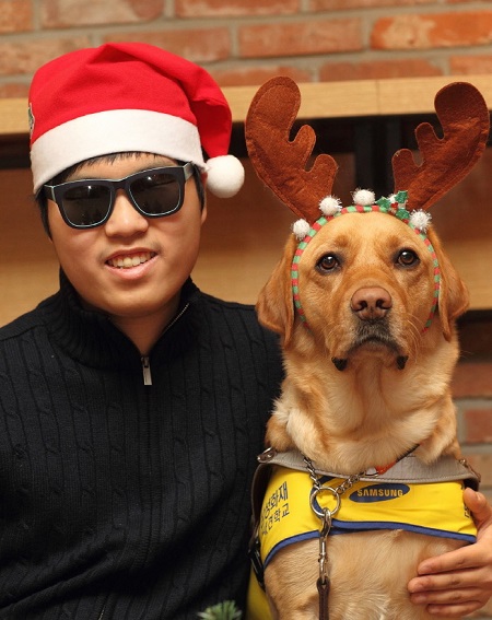 Samsung Fire & Marine Insurance Offers Guide Dogs to Visually Impaired