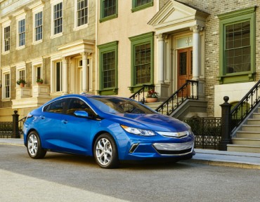 2016 Chevy Volt Runs 200 Miles on Single Charge