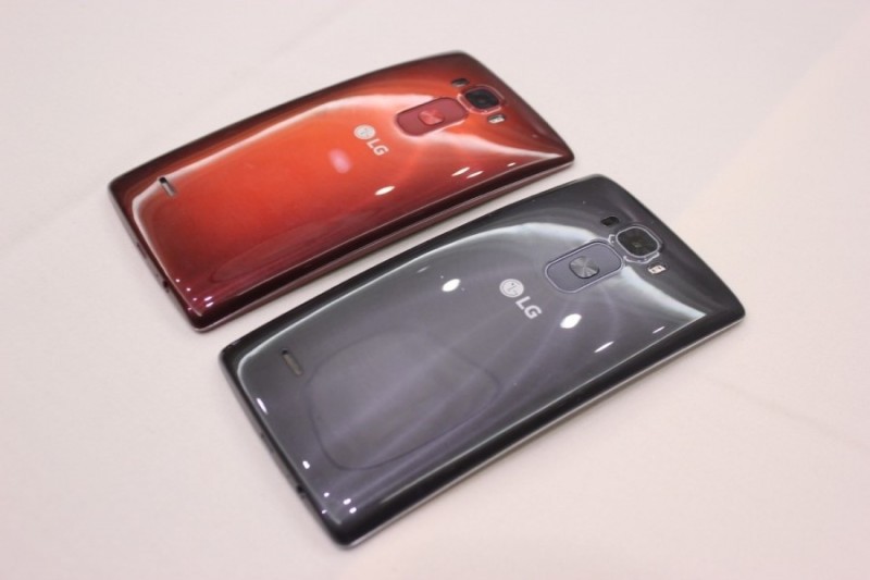 LG Rolls out New G Flex 2 Curbed Smartphone at CES 2015
