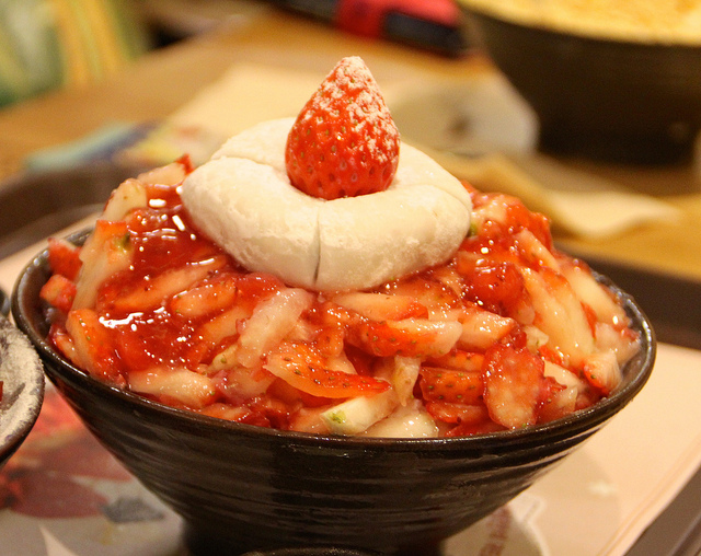 The dessert franchise, which started as a small downtown cafe in South Korea's largest port city of Busan, has quickly ballooned to 490 branches throughout the country in less than two years as its "bingsu" dish captured local taste buds. (image: tipsycat/flickr)