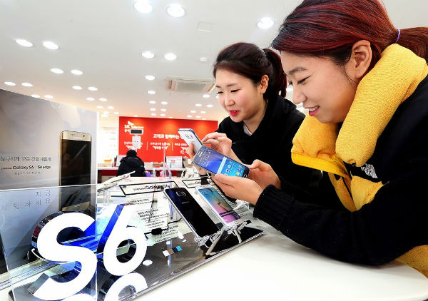 SK Telecom Presents 250 Showrooms for the Upcoming Samsung Galaxy S6 and S6 Edge