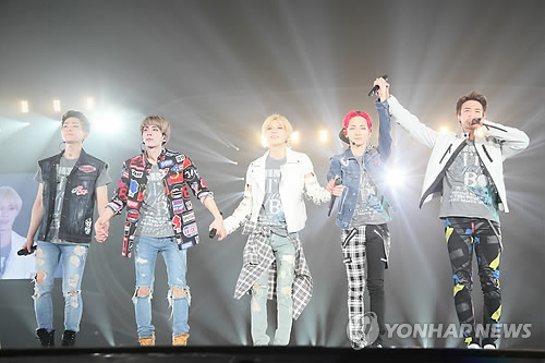 Shinee Fills Tokyo Dome Four Years after Japan Debut
