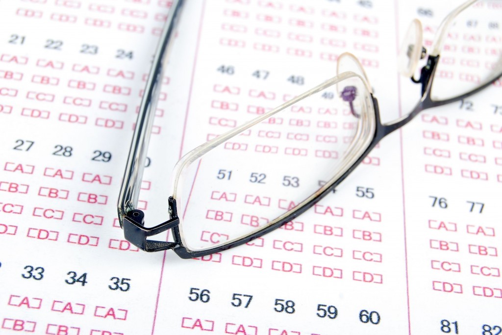 TOEIC test takers usually apply for the next exam immediately after taking one, without knowing their previous test score. After receiving their score, they can cancel their next test, but only 40 percent of their money is refunded according to the policy. (image: Kobiz Media / Korea Bizwire)