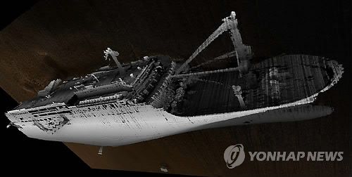 The technical review has tabled five available options of techniques in hoisting the sunken ship, though only one of them, using offshore cranes to pull up the ship and place it onto a submersible floating dock, currently stands out. (image: Yonhap)