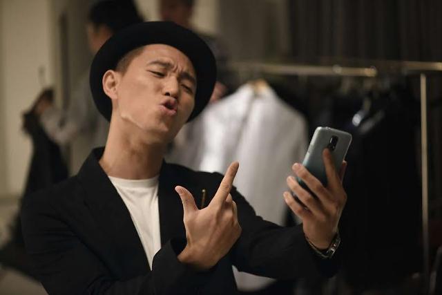 Gary, who enjoys popularity in Greater China thanks to the SBS entertainment program Running Man, was cast as a model for the Chinese messaging service QQ. (image: Leessang Company)