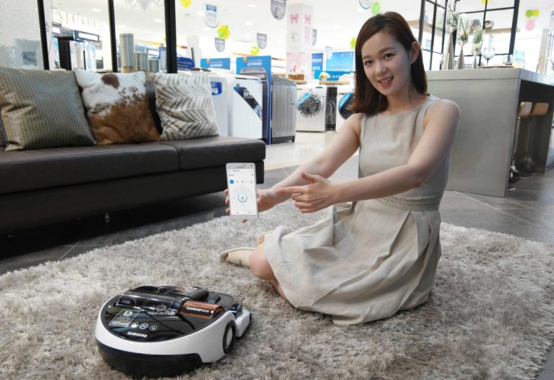 Samsung Rolls Out Smartphone-controlled Robot Vacuum Cleaner