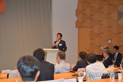 Park Jung-ho, CEO of SK C&C, is announcing its blueprint to grow into a top-tier global ICT company. (image: Yonhap)