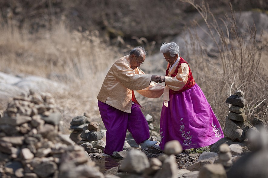 The film depicting the story of love and separation by death of an elderly couple attracted some 4.8 million viewers in South Korean theaters last year. (image: still photo of "My Love, Don't Cross That River")