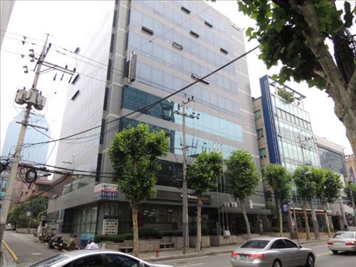 The Rocket Building in Yeoksam-dong was sold for 24.38 billion won, which was 47 million won over its estimated value. (Image : Yonhap)