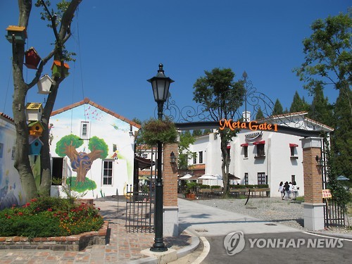 The buildings are built in European style, and visitors are commonly found taking pictures. In addition, the shopping centers have stores selling famous food from the region. Even though the site is partially still under construction, it is high in popularity. (Image : Yonhap)