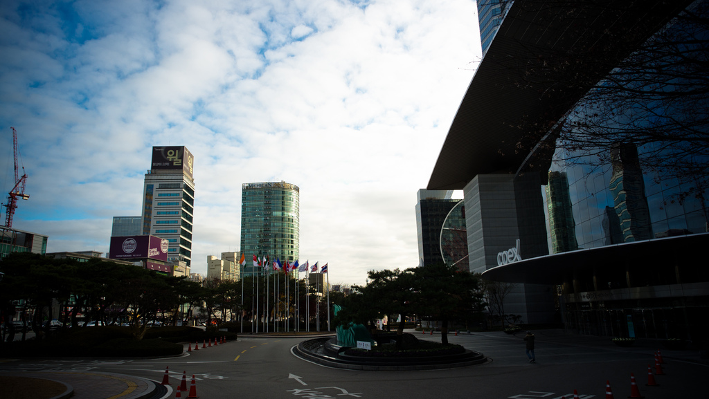 In a posting on social media, the unidentified group said they would detonate explosives at a shop near COEX, a large shopping mall complex in the wealthy district of Gangnam. The image shows COEX Convention Center Lobby (image courtesy of Michael Foong/Flickr)