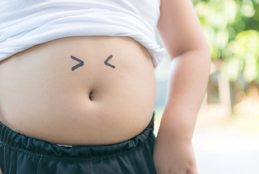 Research shows that children of obese parents have a higher possibility of becoming obese themselves. Parental lifestyle seems to influence children, leading them to obesity. (Image : Kobizmedia / Korea Bizwire)