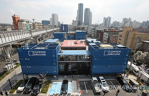 Kolon Common Ground is the world’s largest pop-up container shopping mall. (Image : Yonhap)