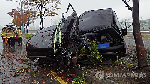 By 2017, cars will automatically report car accidents to the police and fire departments. (Image : Yonhap)