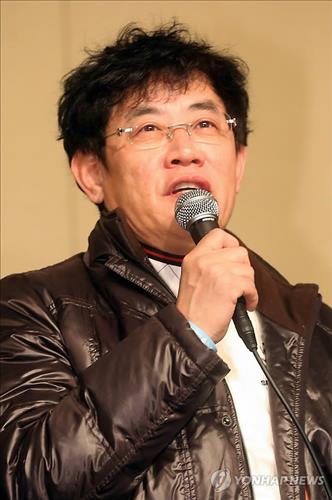 Comedian Lee Kyung-gyu revealed that he was diagnosed with panic disorder and took medication. (Image : Yonhap)