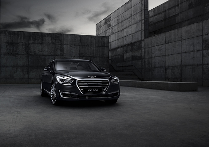 The EQ900 replaces the Equus as the carmaker's flagship and will be called the G90 in foreign markets. (image: Hyundai Motor)