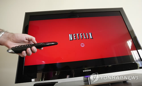 How people watch TV is changing because of mobile IPTV and Netflix, the American online streaming service. (Image : Yonhap)