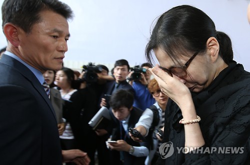 The revised version of the Aviation Security Act, also known as the ‘Peanut Fly back Protection Law’, passed the Assembly plenary session on December 28. The law will strengthen penalties on illegal acts or disturbances in airplanes during flight. (Image : Yonhap)