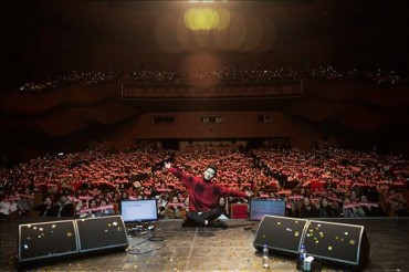Park Seo-jun Draws Thousands to First Fan Meeting