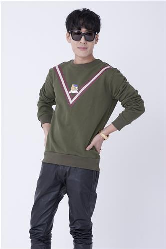 Go used puppy motives, which he is fond of, in the apparel he designed for Lotte Mart. (Image : Yonhap)