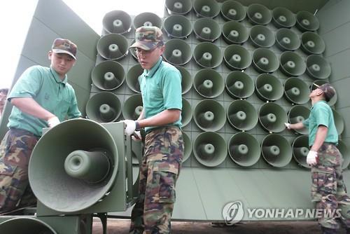 With South Korea resuming loudspeaker broadcasts against North Korea following the latter’s nuclear test, North Korea also responded with its own loudspeaker broadcasts. However, instead of pointing its speakers to the south, it is sending out broadcasts towards its own territory. (Image : Yonhap)