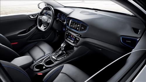 Punctuated by the slim and elongated dashboard, the inside gives a roomy impression. (Image : Yonhap)