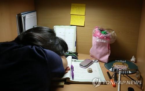 The medical site Medical Express has reported that individuals who lack deep sleep have a higher risk of dementia. (Image : Yonhap)