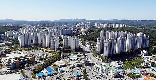 An apartment complex in South Chungcheong Provice (Image : Yonhap)