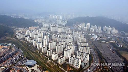 An apartment complex in southwestern Seoul (Image : Yonhap)