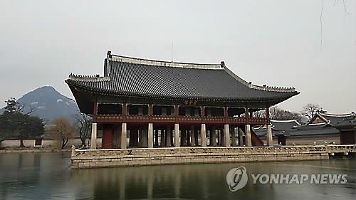 A pavilion in Gyeongbok Palace in the heart of Seoul will open to the public from April 1 to Oct. 31, the Cultural Heritage Administration said Monday. (Image : Yonhap)