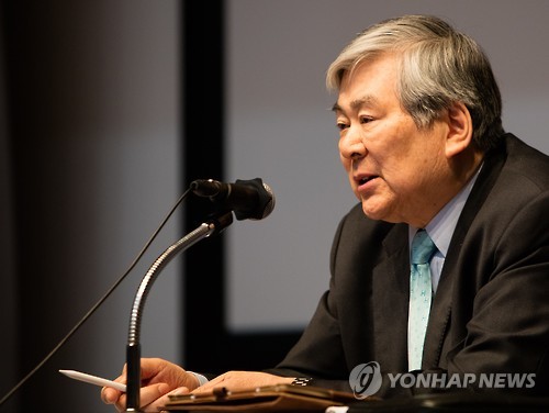 The pilots’ union of Korean Air Lines (KAL) has released a statement outlining its official position with regards to SNS comments made by Chairman Cho Yang-ho, saying that he is “unqualified to be the CEO of an airline”. (Image : Yonhap)