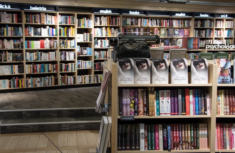 Small Bookstores to Open Online Portal for Salvation