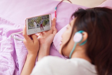 S. Korean Teens Spend 2 Hours Daily on Online Broadcasts