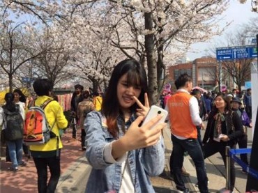 Seoul City Takes Foreigners Out on SNS-Driven Tour