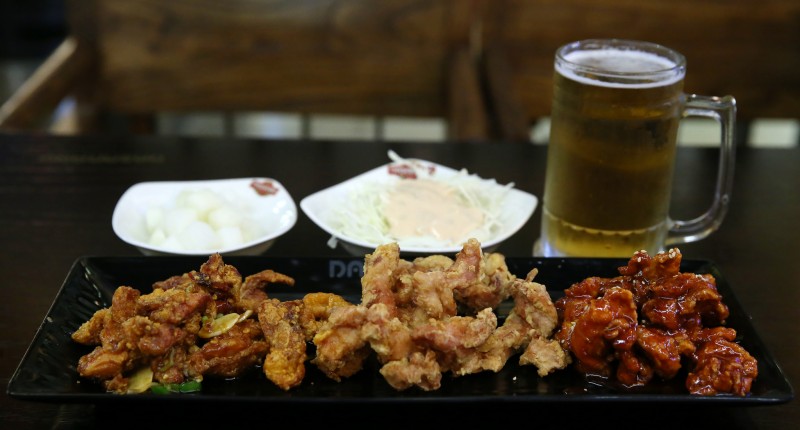 Chicken & Beer Combo ‘Chimaek’ Gains Popularity Amongst Chinese Tourists