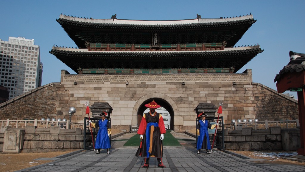 Namdaemun, officially known as Sungnyemun, is currently the No.1 treasure of South Korea. (image: Wikimedia)