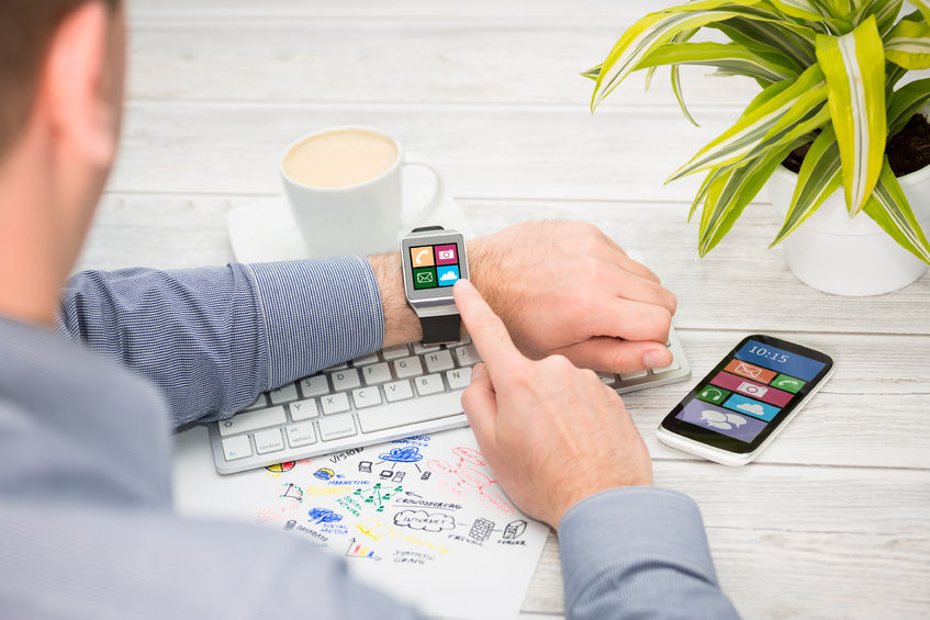 “The expansion of the wearable device market has definitely played its part,” said a ministry official. “Many consumers are those that use the devices alongside smartphones as secondary kits.” (image: KobizMedia/ Korea Bizwire)